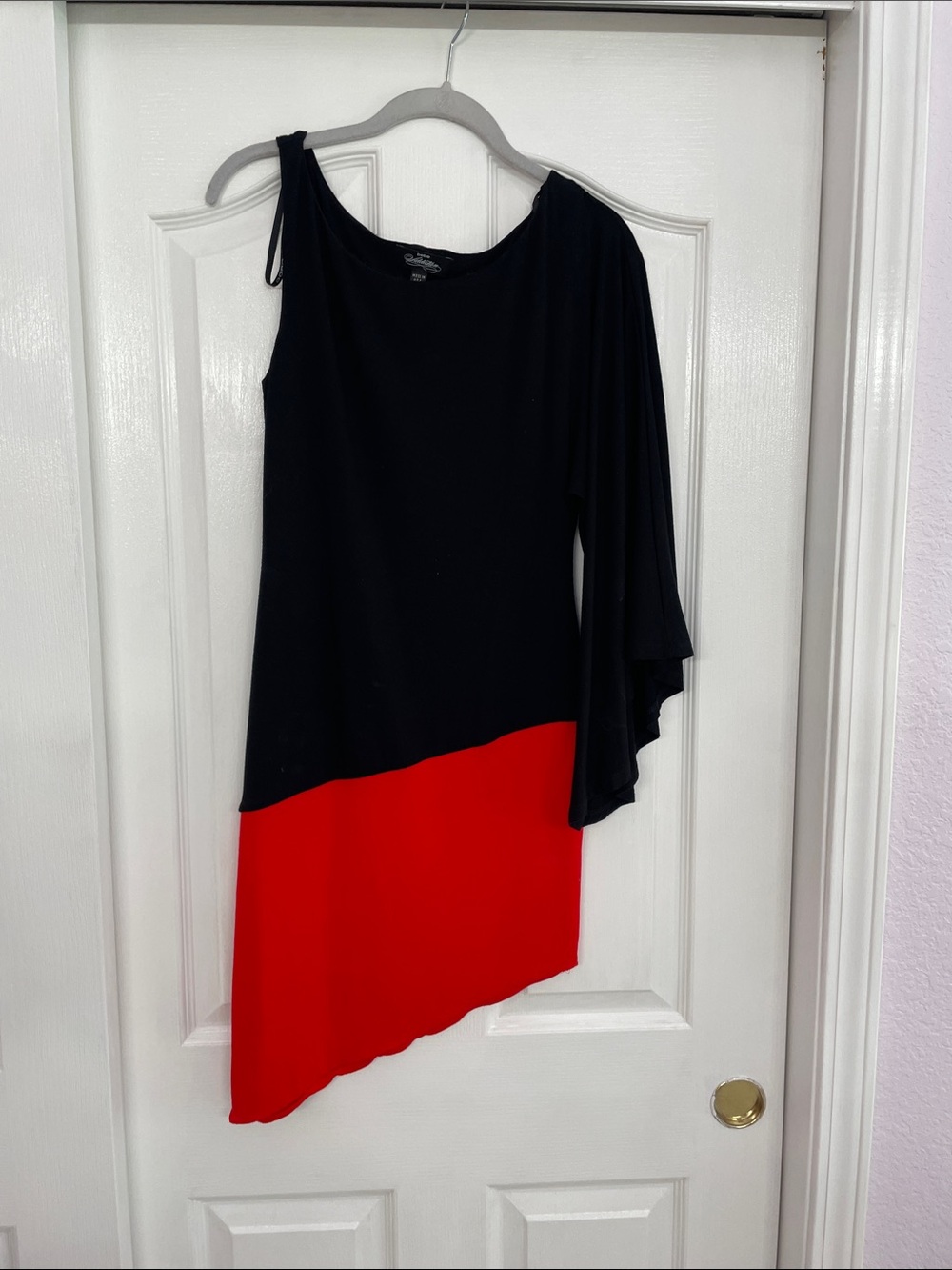 bebe Black and Red One-Shoulder Asymmetric Dress with Draped Sleeve